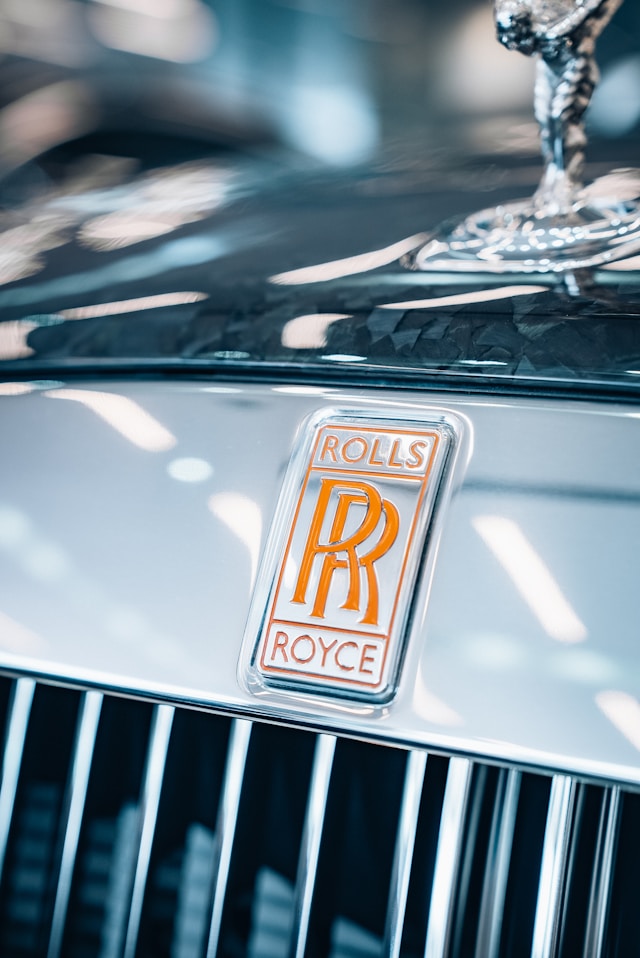 Classic Wedding Cars for Stylish Wedding Day Travel