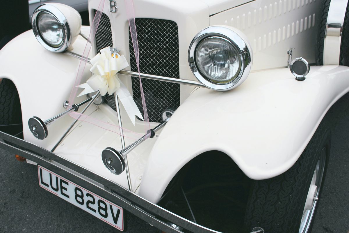 Vintage Wedding Cars for Timeless Weddings